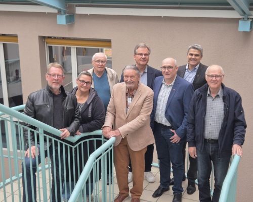 4d39bd2e-7a09-47f9-9cb4-11b56e7178f1 zu sehen sind: Bernd Pfau, Marion Hettrich-Zeisel, Hartmut Lämmle, Horst Hörmann, Markus Schneider, Bernd Krautter, Jürgen Kiesl, Dr. Karl-Josef Römer